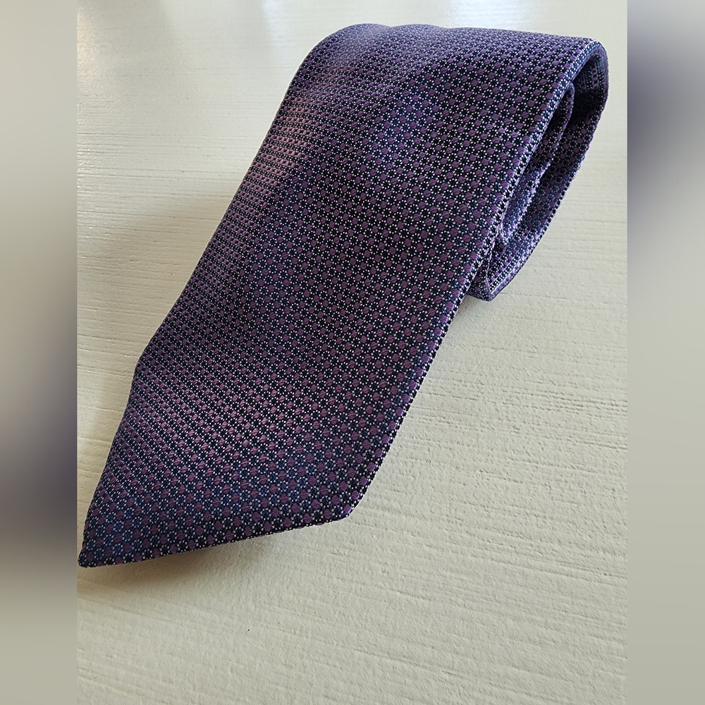 CANALI. Sophisticated Purple Textured Tie. Silk